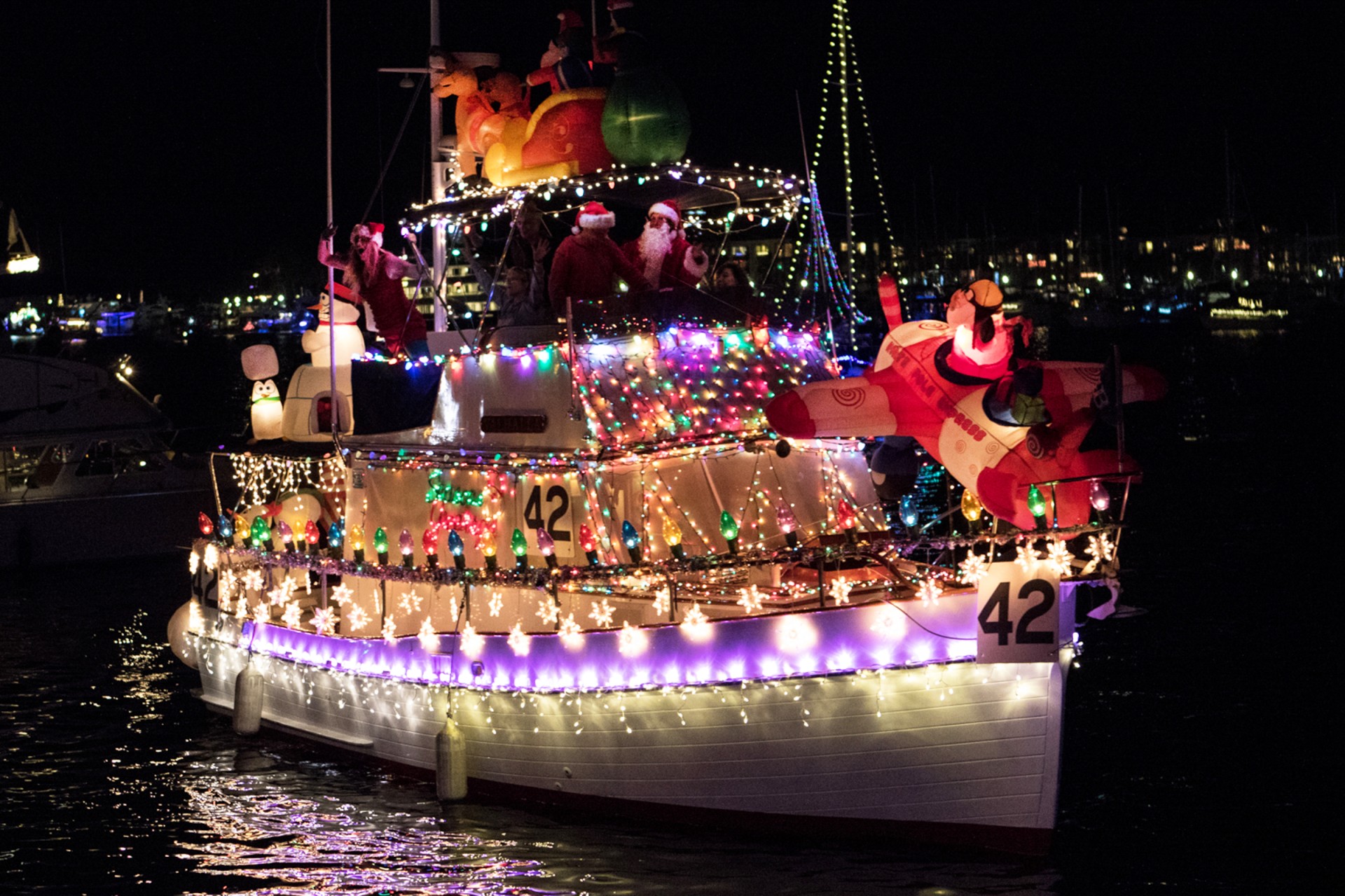 Tips for Watching the Annual MDR Holiday Boat Parade 