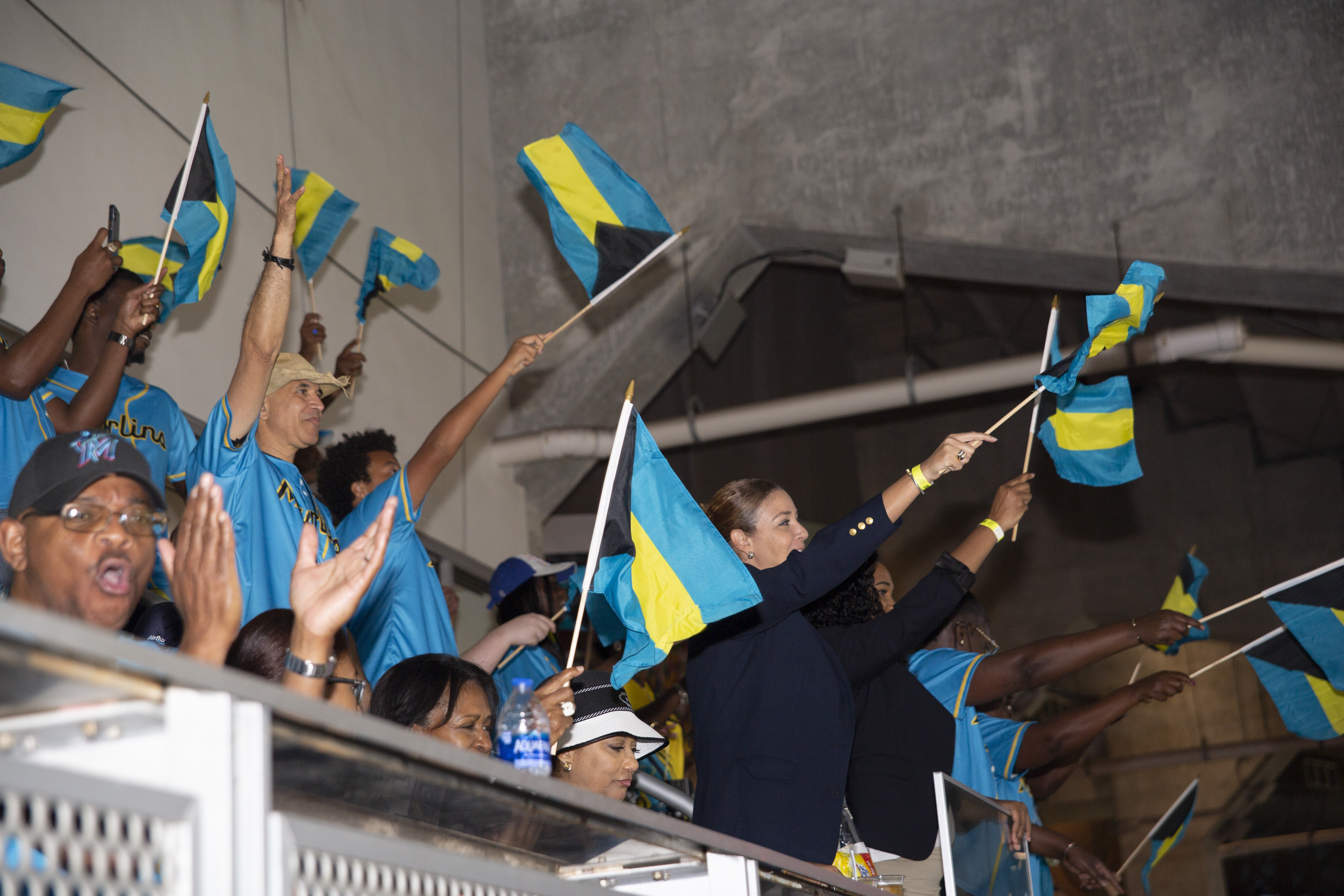 bahamian pride on full display at marlins_mets game