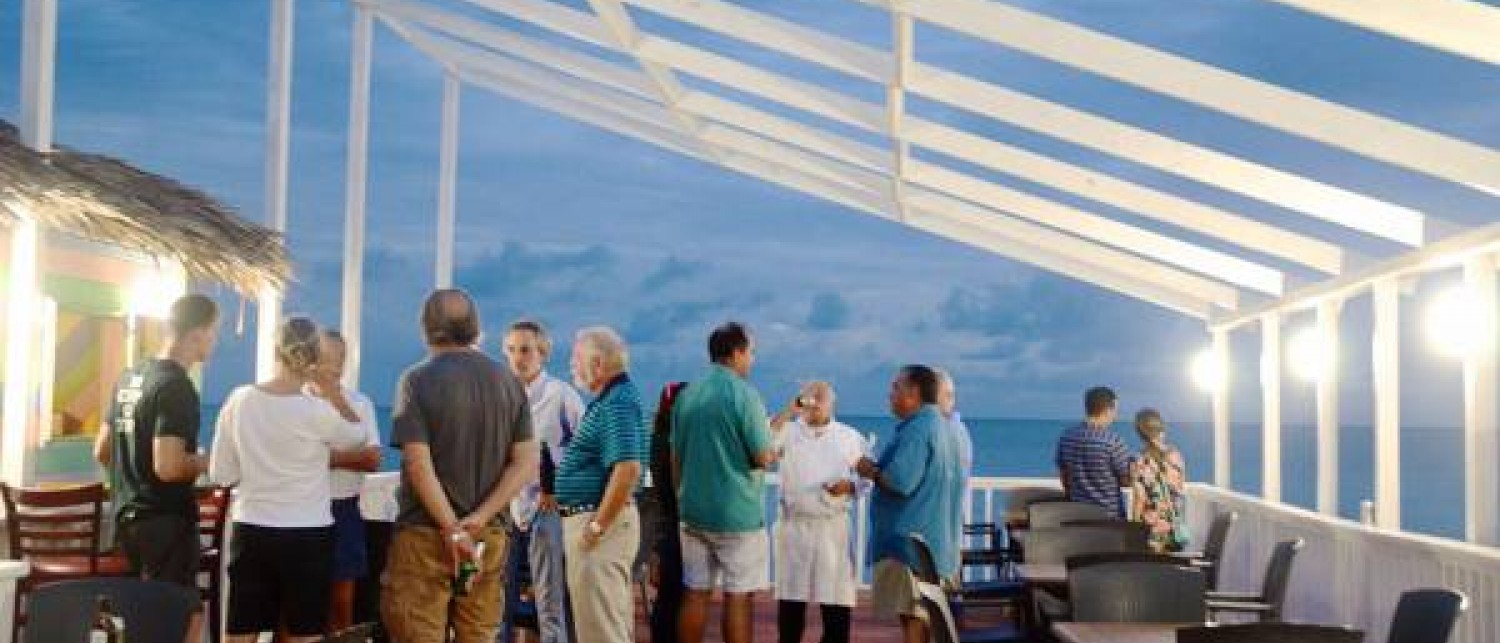 Beach Bar & Deck
