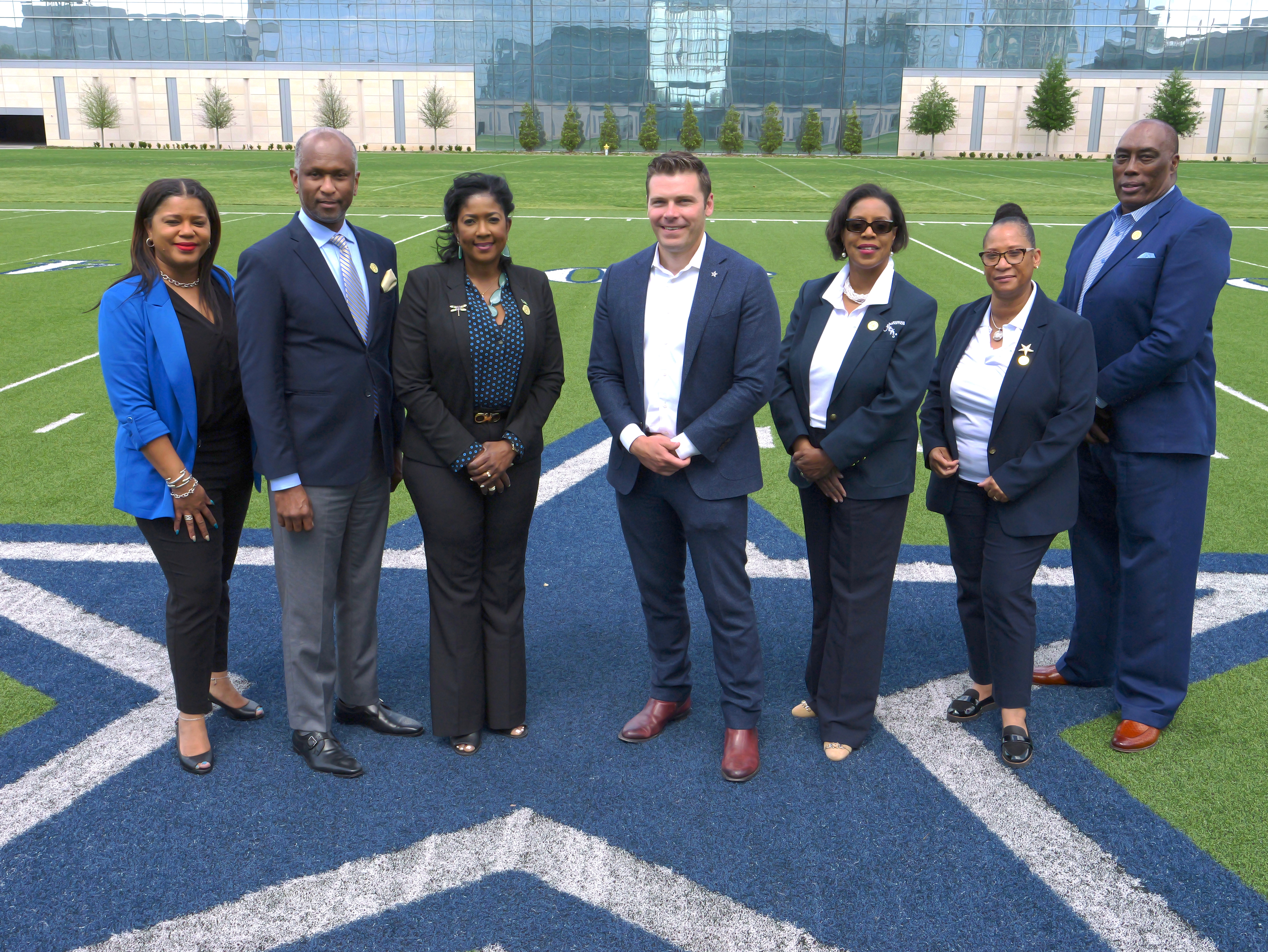 photo 4 dallas cowboys and delegation