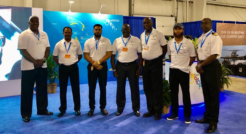 photo group ps saunders leads bahamas team 2021 oshkosh