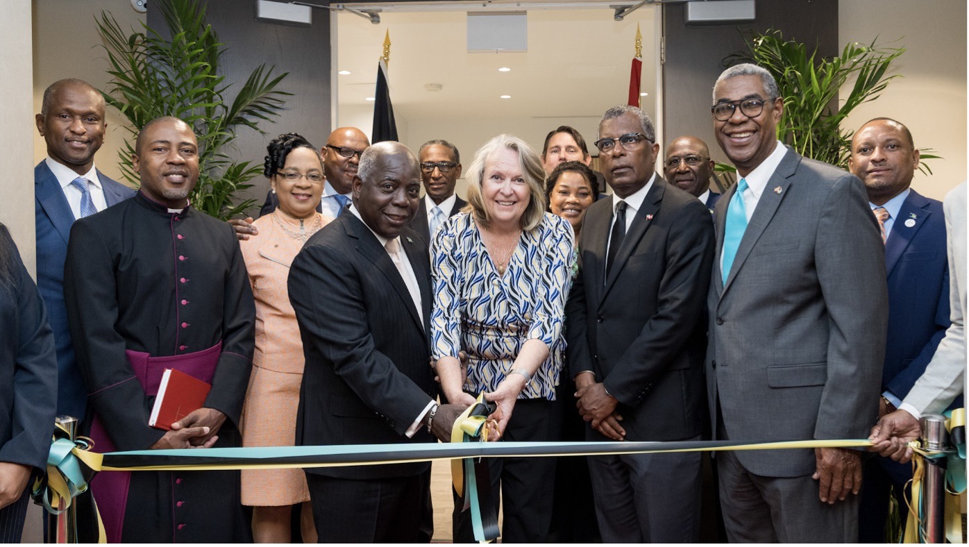 pm ribbon cutting canada