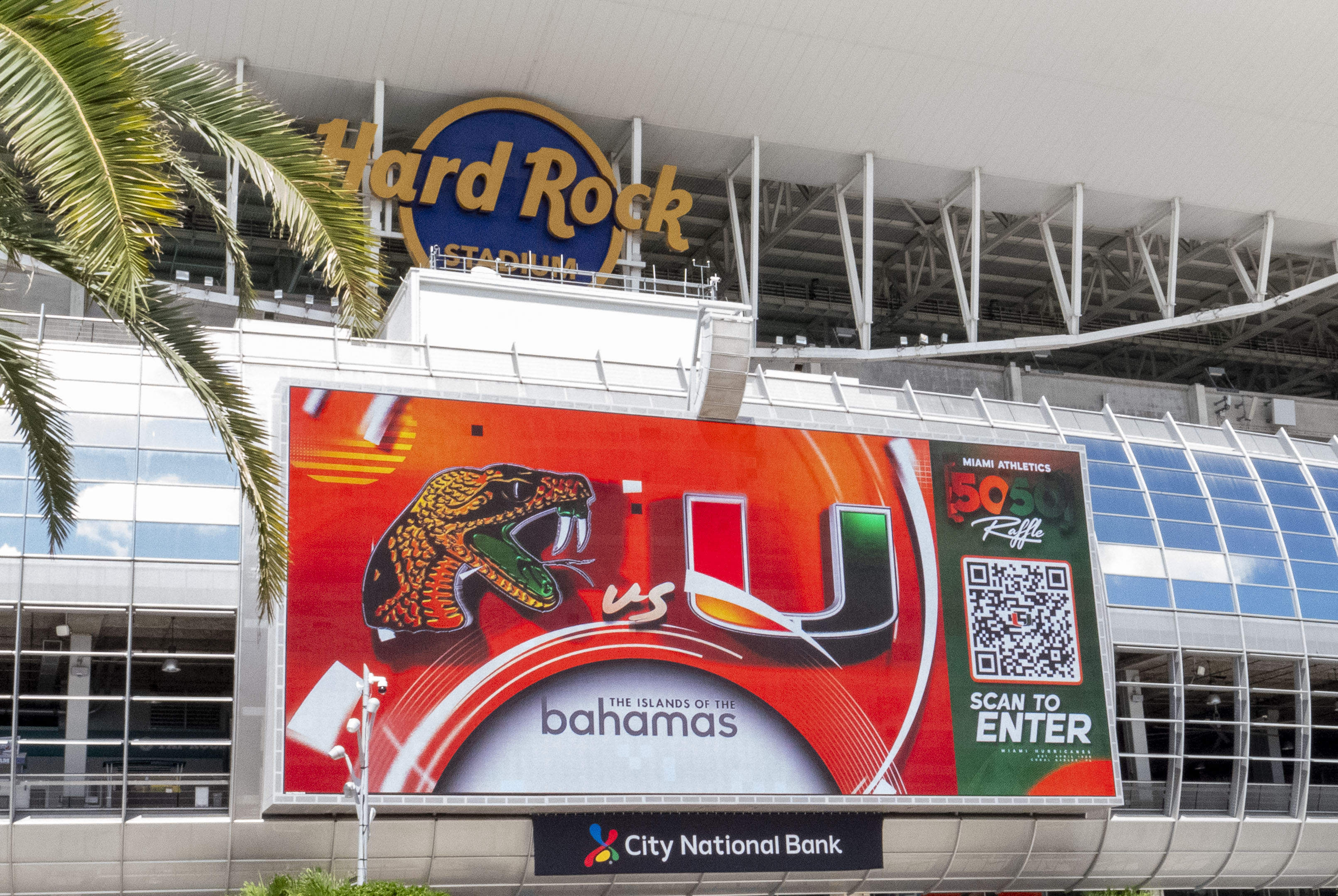 um x bahamas sign
